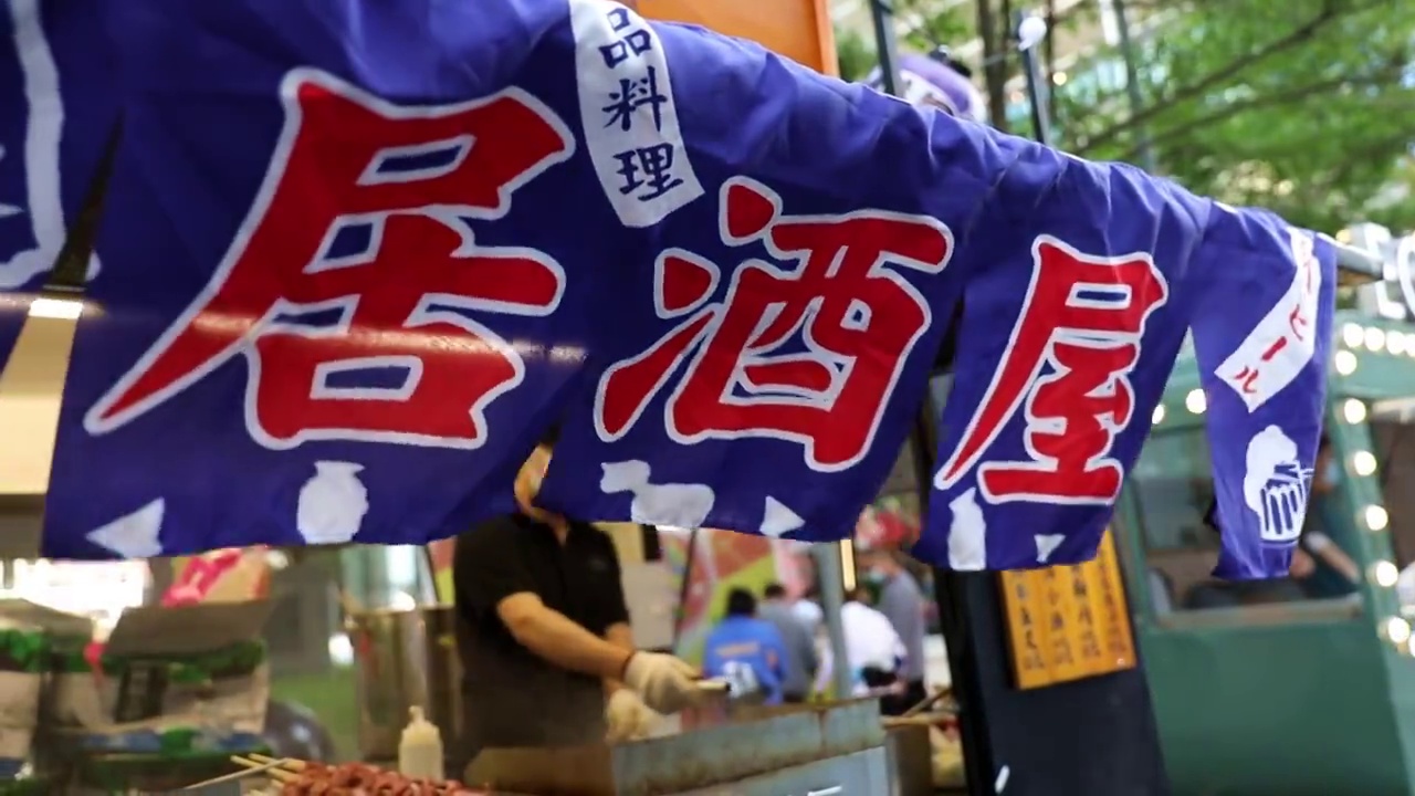 美食街集市日本美食流动餐车视频素材