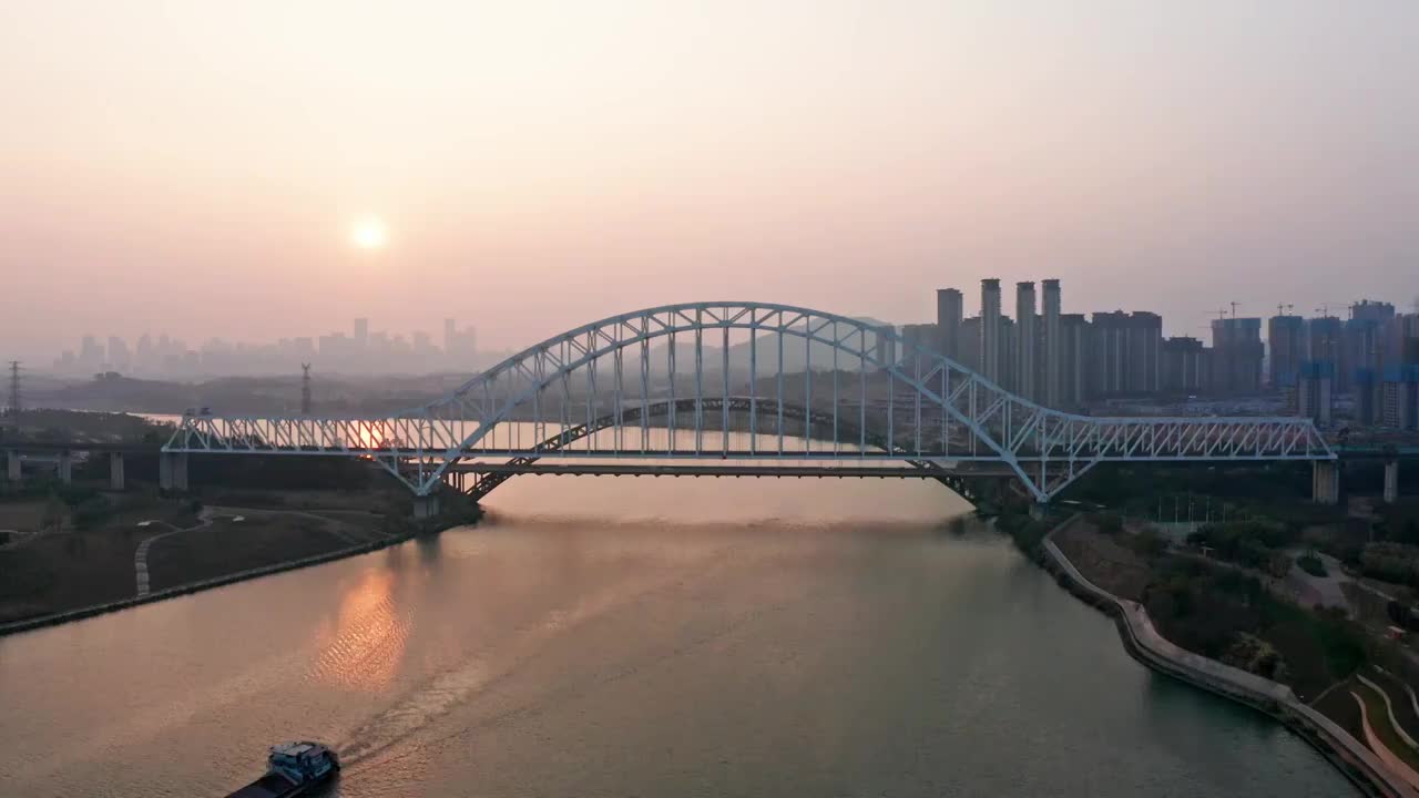 三岸大桥夕阳视频素材