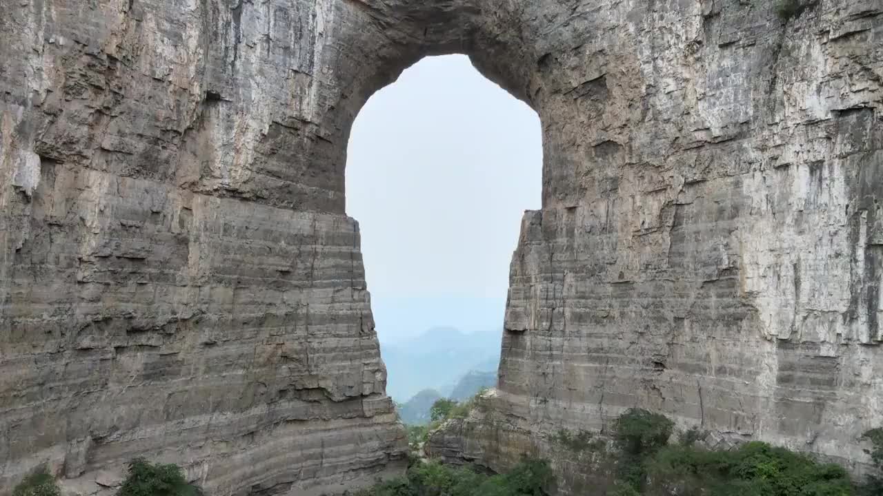 穿越蚕姑坨视频素材