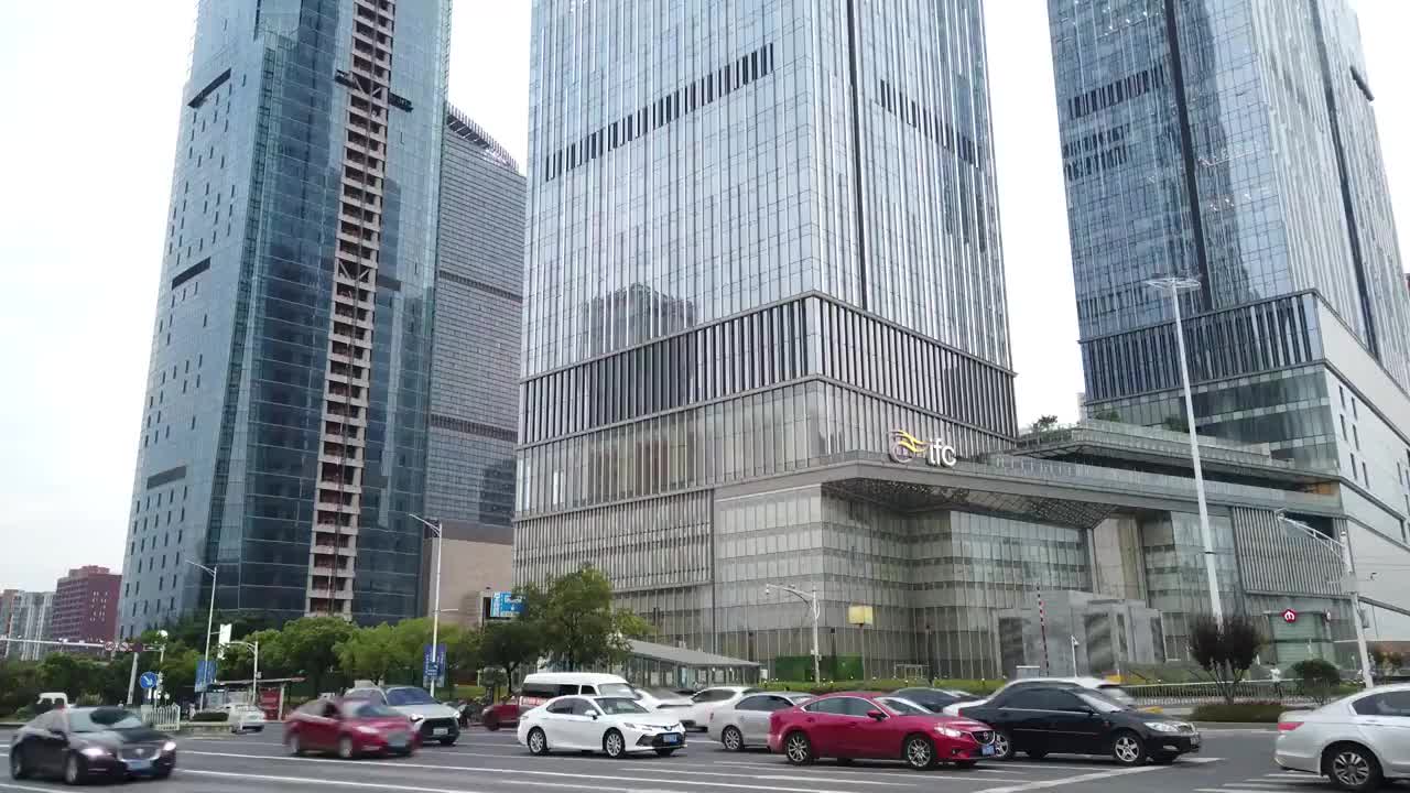 江苏南京河西新城奥体板块金融城，南京国金中心风光视频素材