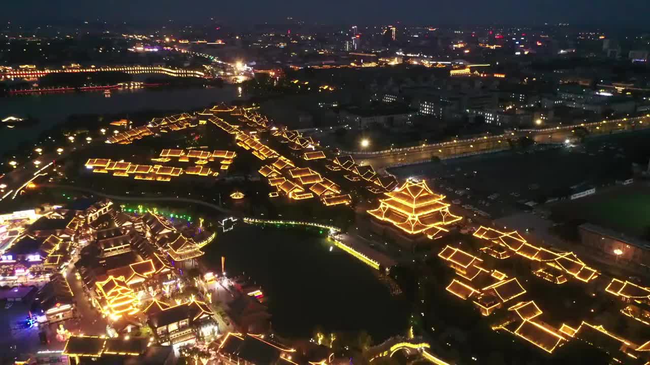 河南开封清明上河园夜景高清航拍视频素材