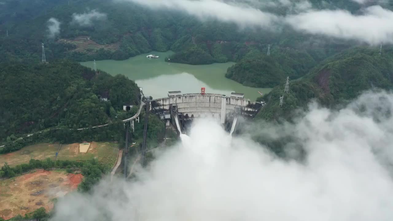 云和紧水滩电站泄洪航拍视频素材