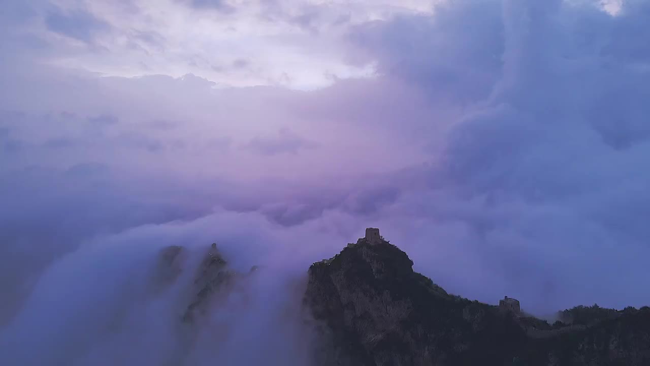 司马台长城晚霞云海望京楼翻山云视频素材