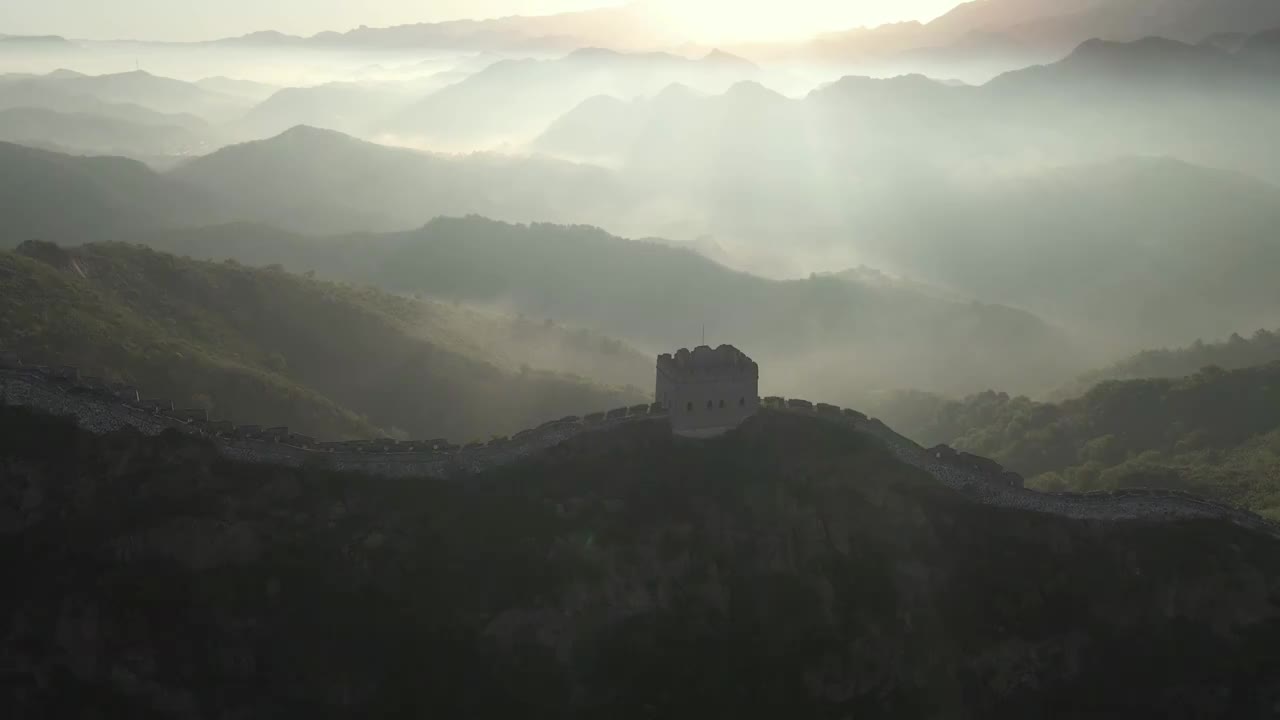 司马台长城航怕清晨耶稣光照耀视频素材