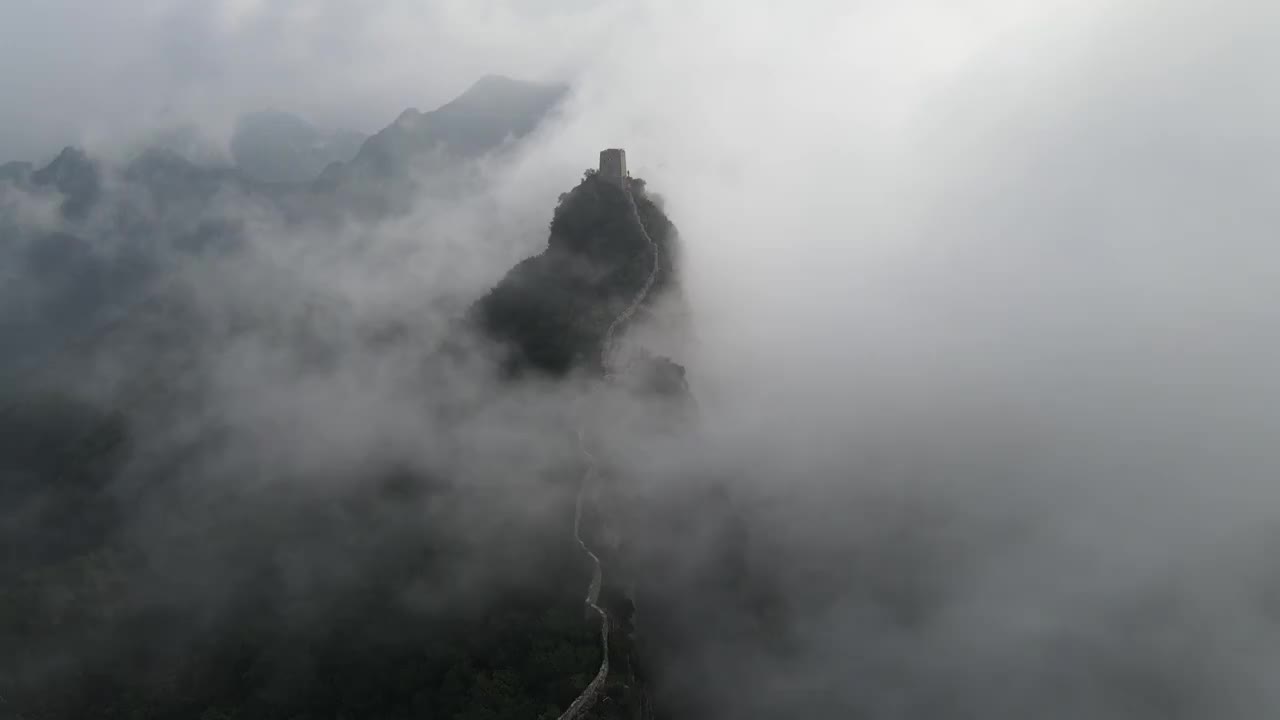 长城云海望京楼单边墙夏季云海视频素材