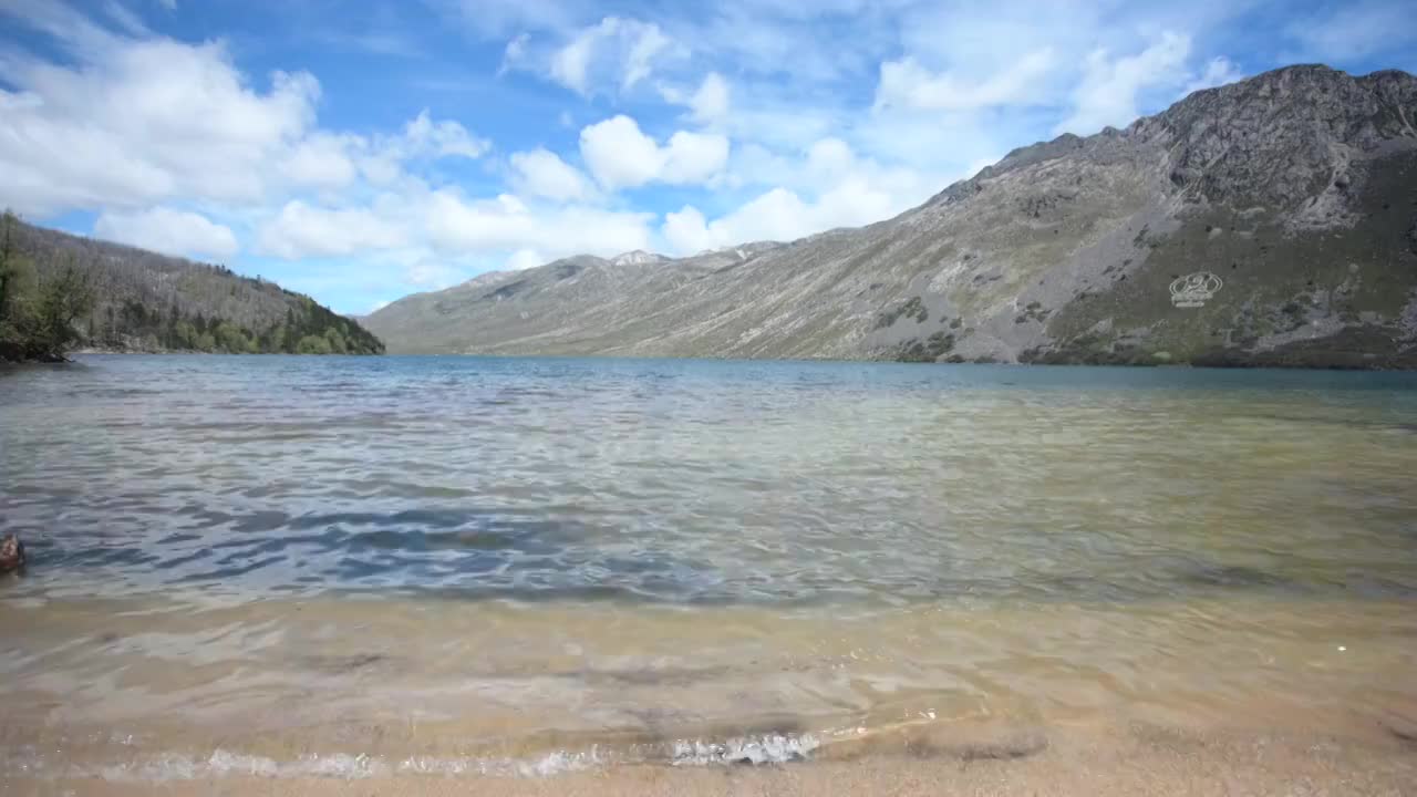 康定市木格措风景区湖面视频素材