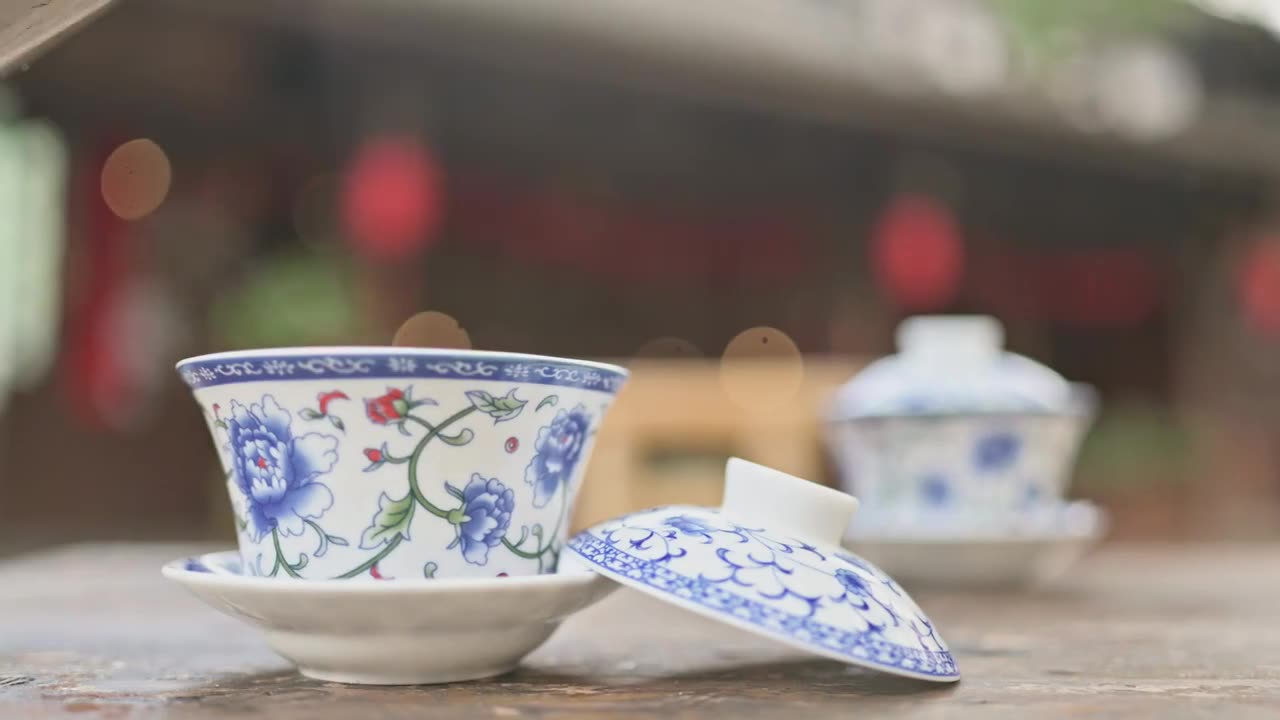 冲泡盖碗茶细节之一视频素材画面1