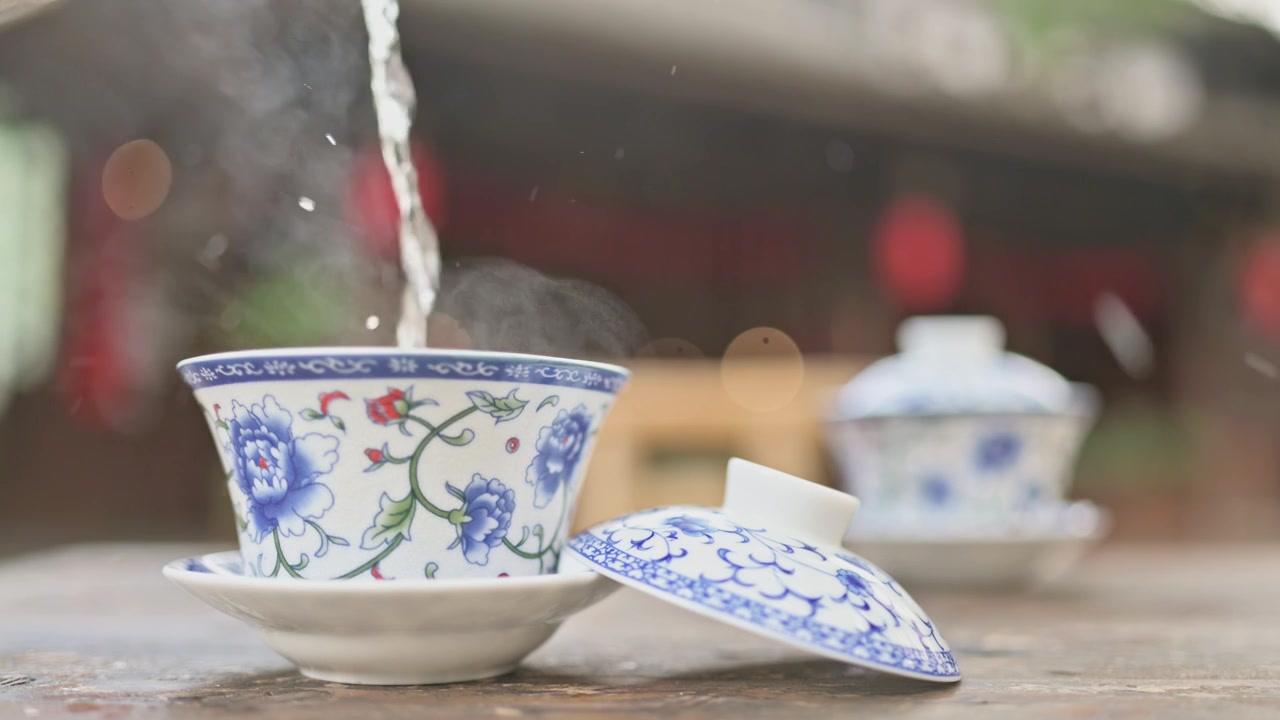 冲泡盖碗茶细节之一视频素材画面3