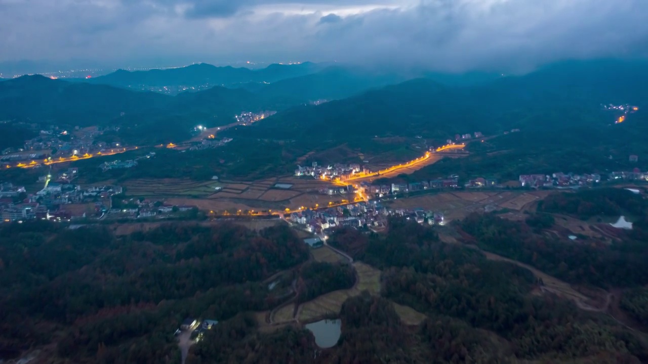 义乌大陈鹅峰山风景区夜景风光4K延时航拍短片视频素材