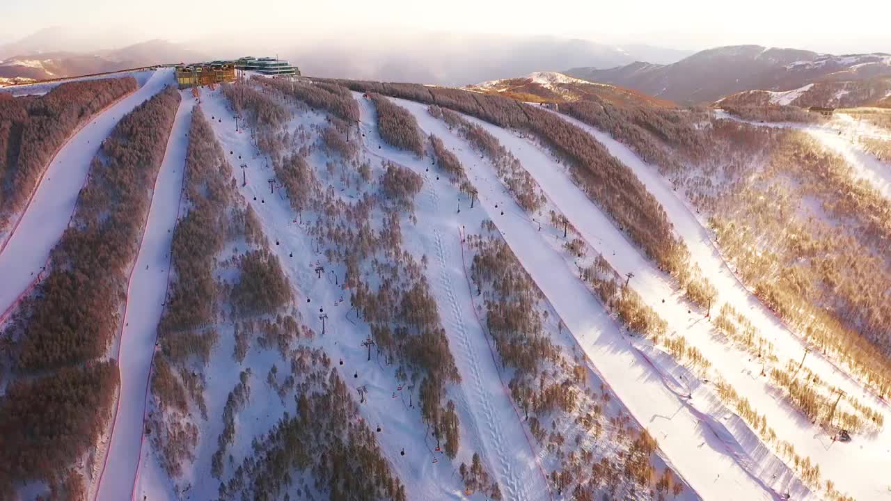 滑雪场夕阳航拍视频下载