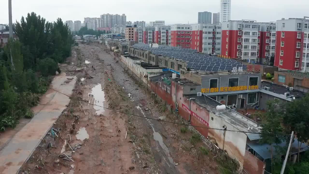 暴雨后的河南省焦作市群英河河道视频素材