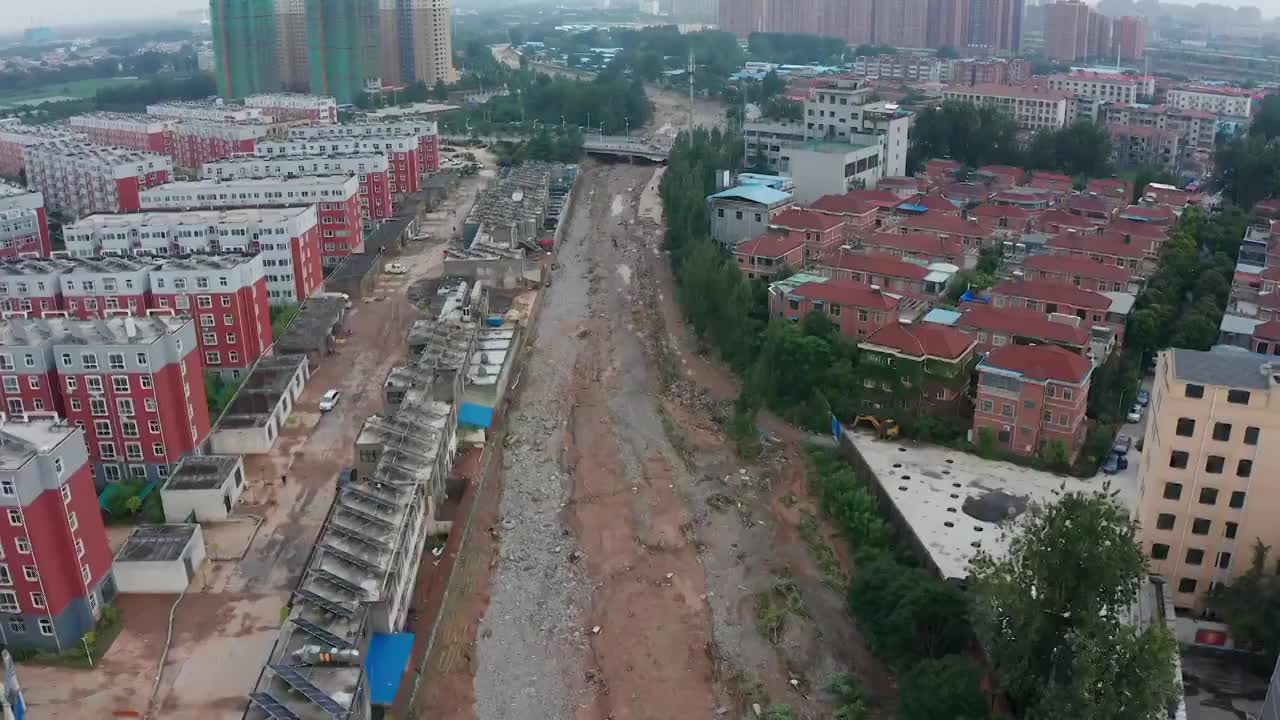 暴雨后的河南省焦作市群英河河道视频素材