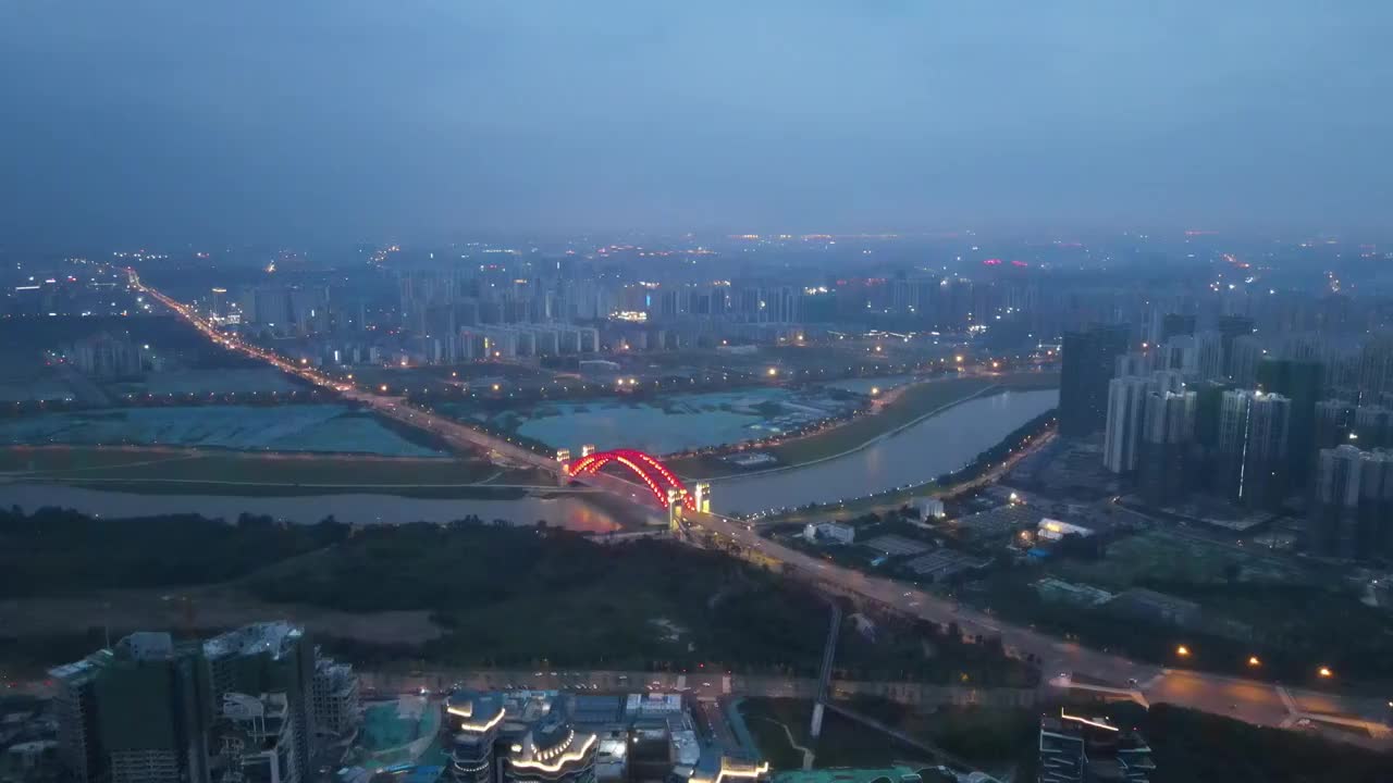 四川省成都市麓湖麓客岛生态水域公园住宅区航拍城市夜景视频素材