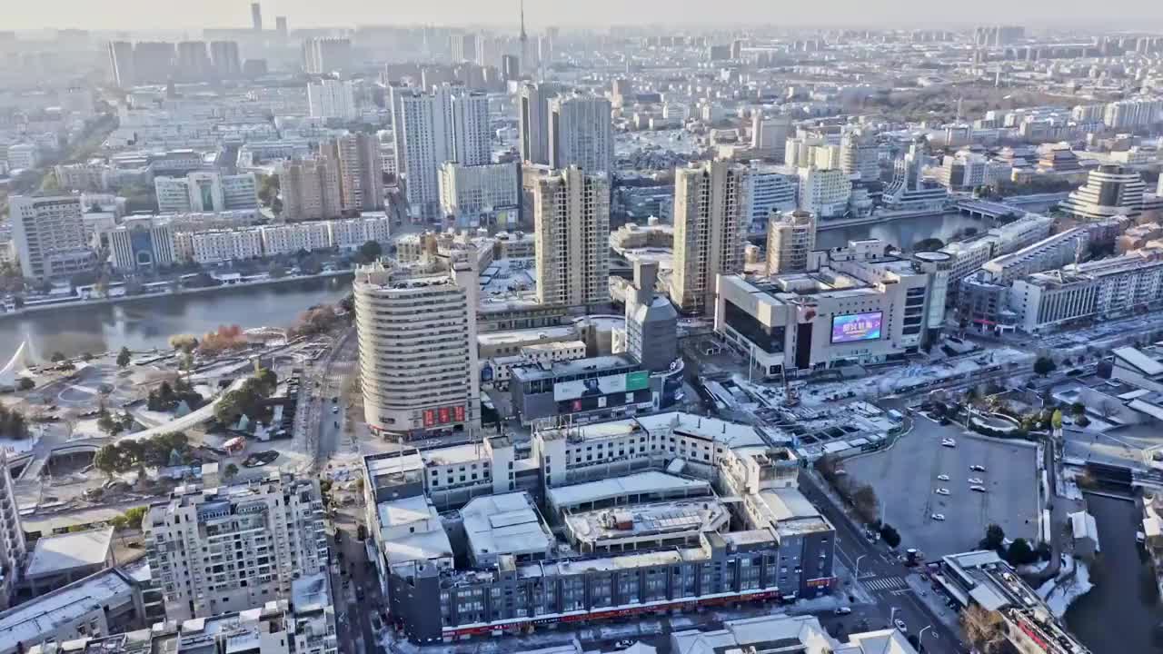 江苏泰州坡子街雪景视频下载