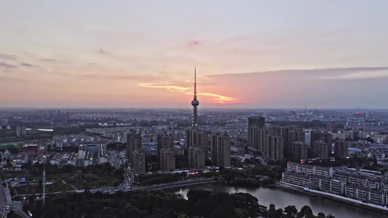 泰州电视塔日落晚霞视频素材