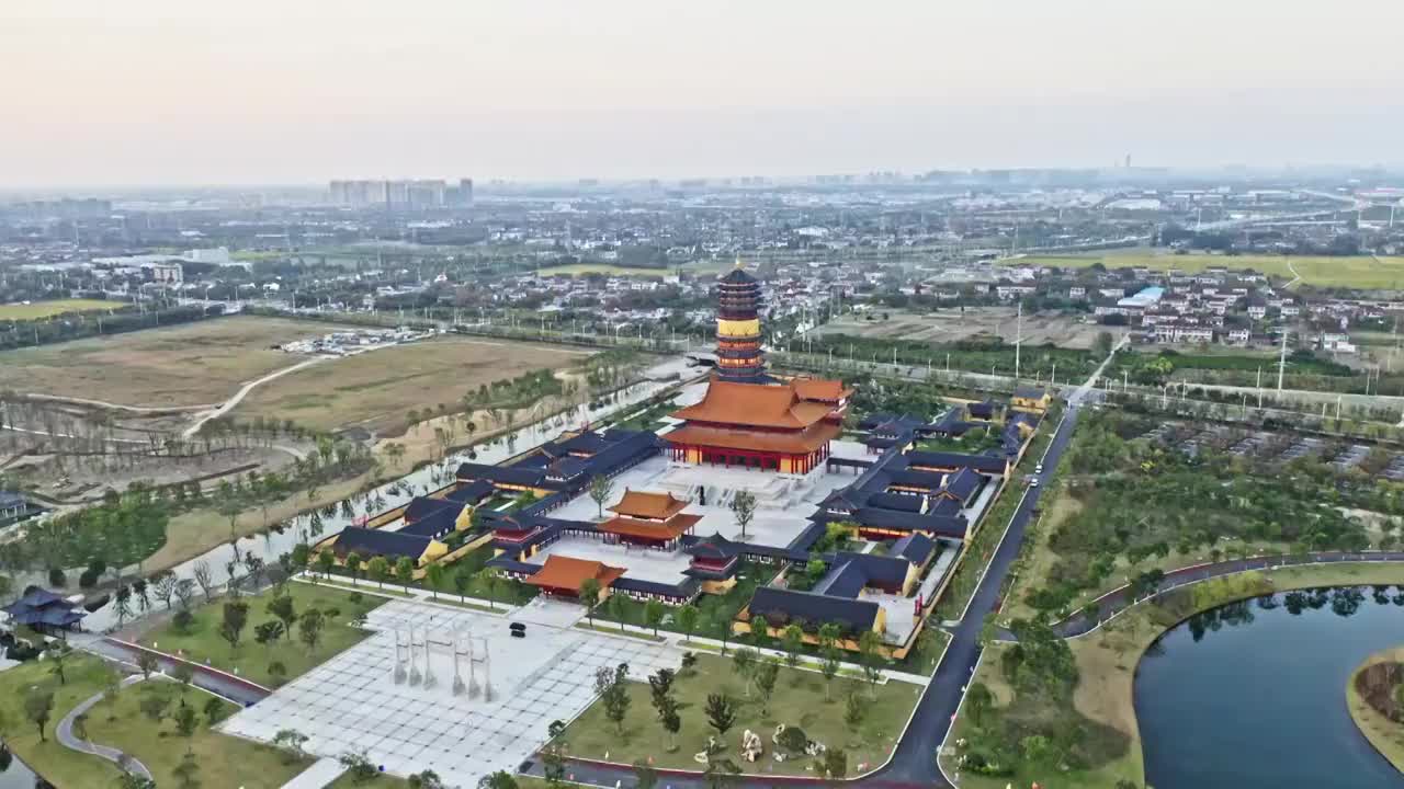 泰州高港凤栖湖古寿胜寺白天视频素材