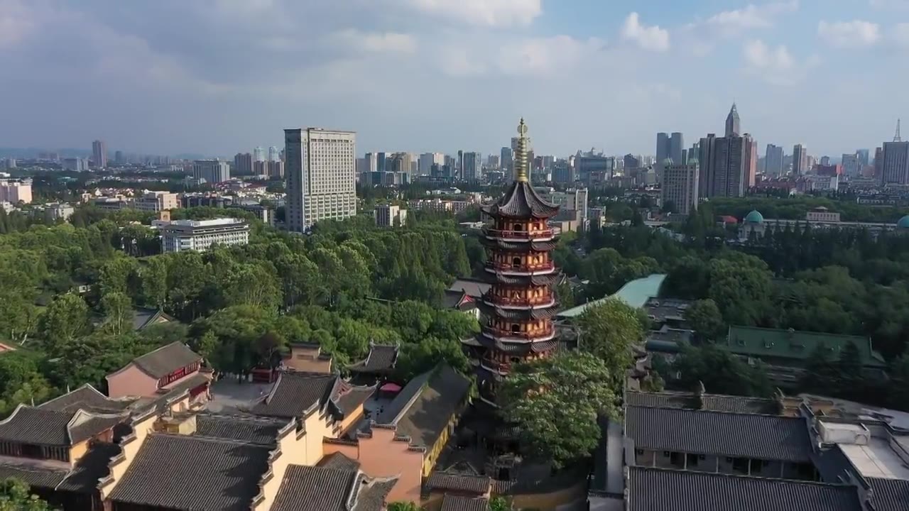 南京鸡鸣寺航拍视频素材画面2