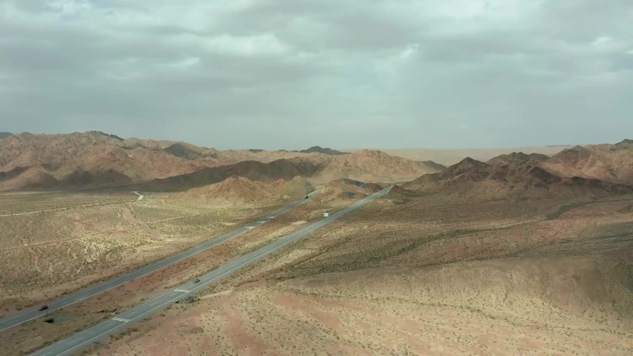 航拍青海德小高速沿途风景视频素材