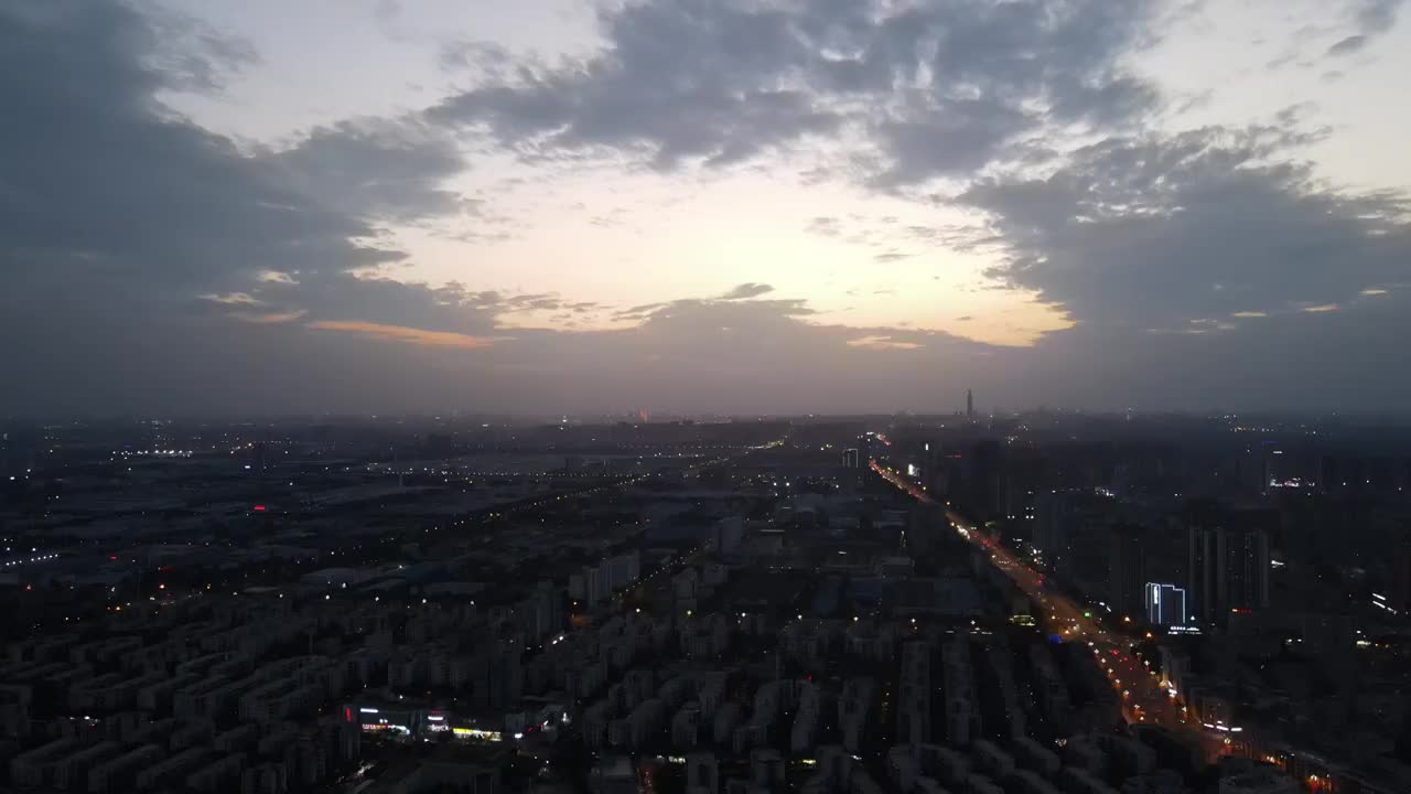 成都市龙泉驿区夜晚市区城市主干道航拍夜景建筑视频素材