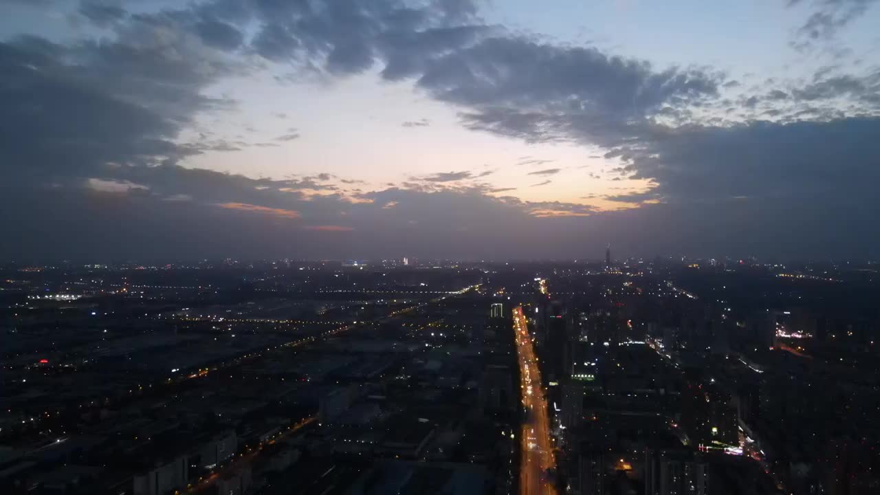 成都市龙泉驿区夜晚市区城市主干道航拍夜景建筑视频素材