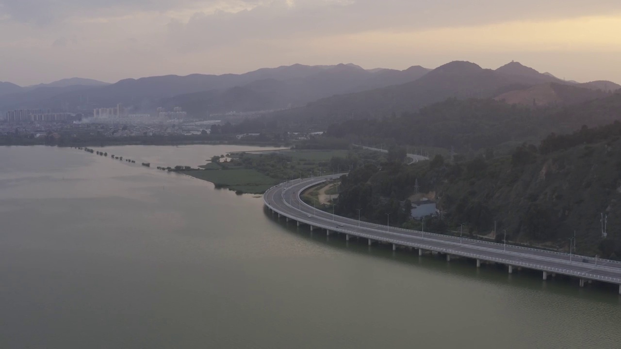 昆明最美环湖路航拍视频素材