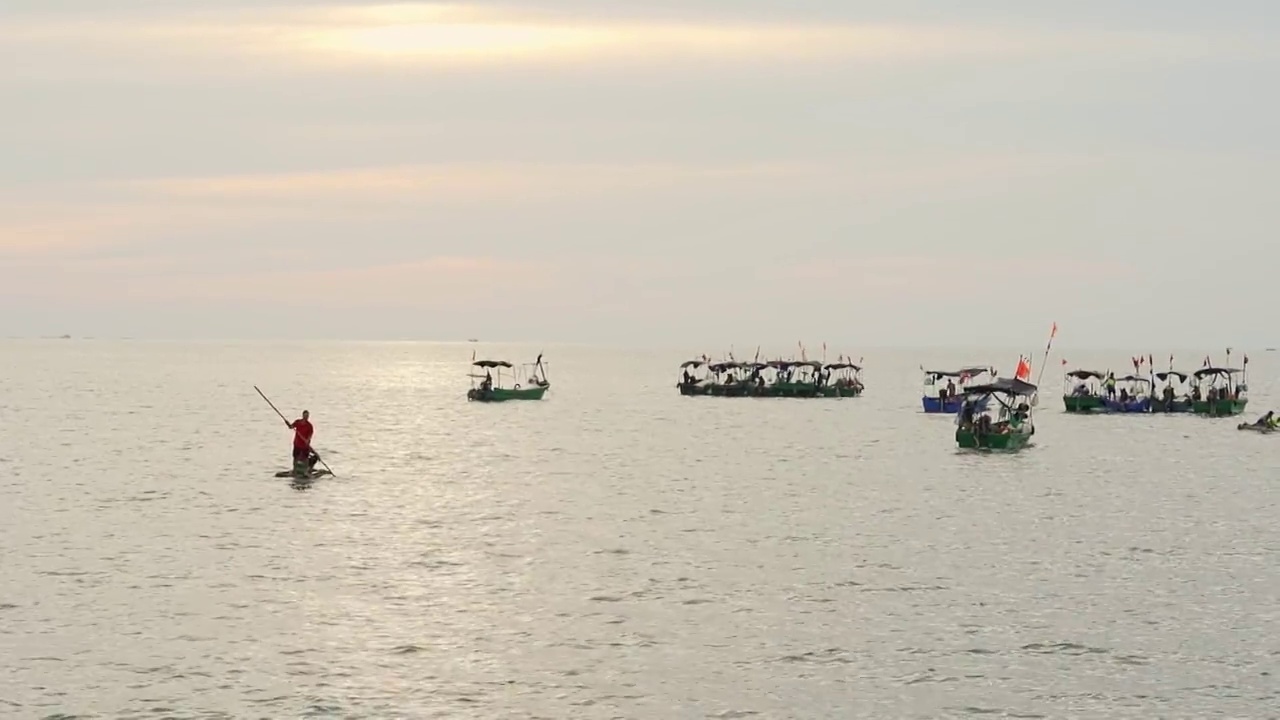 海南三亚三亚湾亚龙湾海滩日落风光视频素材