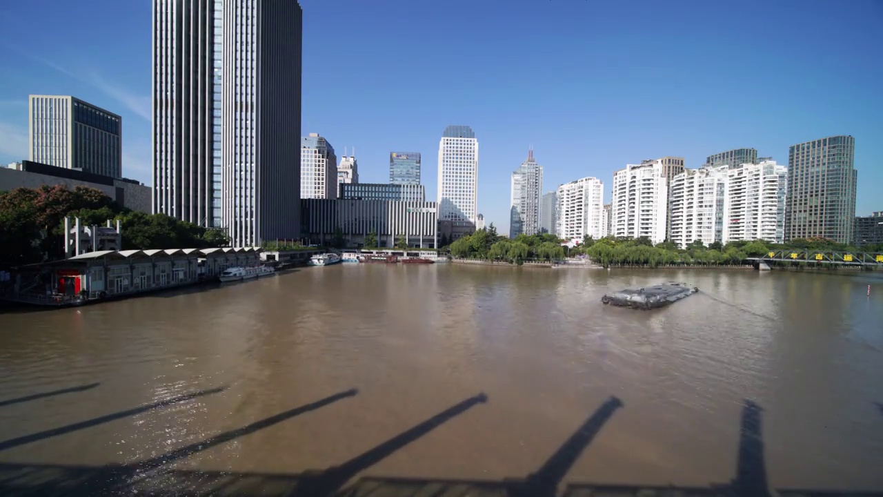 繁忙的杭州武林门码头视频素材