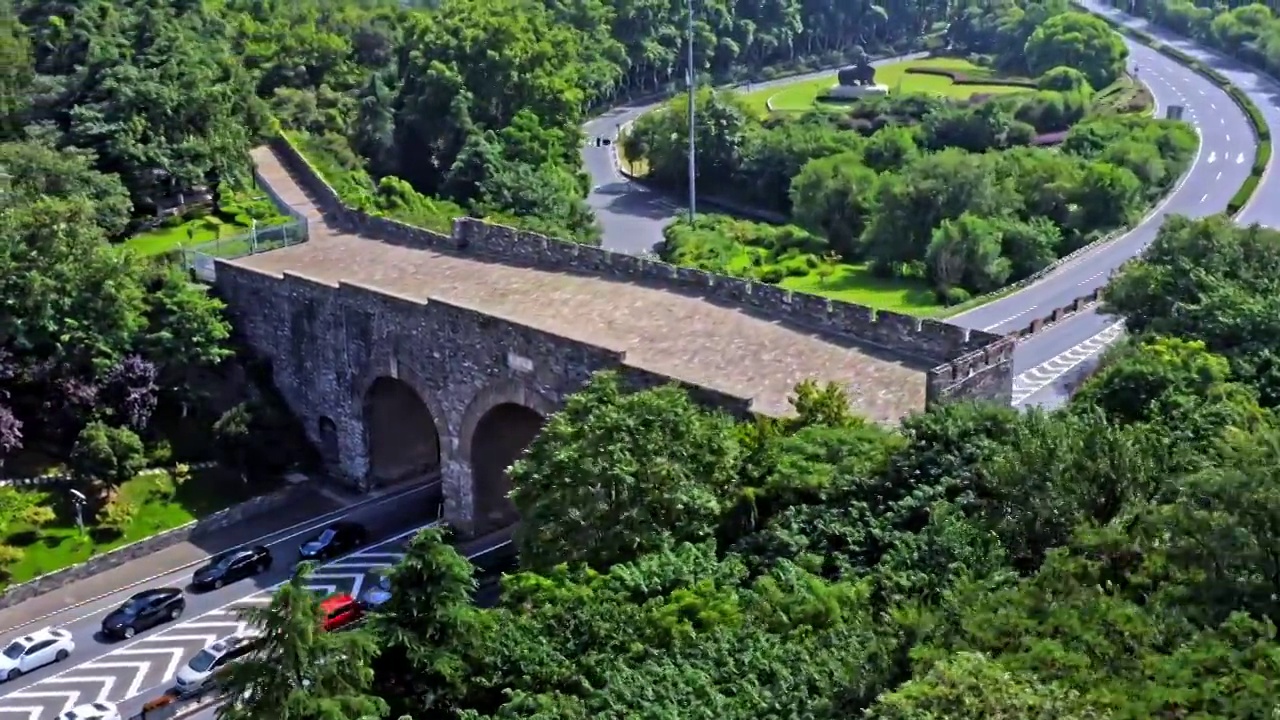 夏天南京右环绕接近中山门城门视频素材