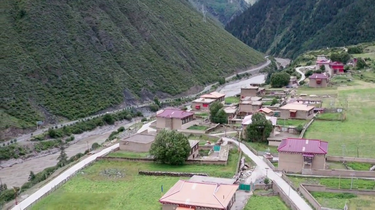 川西北部峡谷风光视频素材