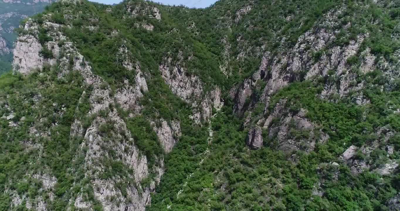 航拍大山道路视频素材