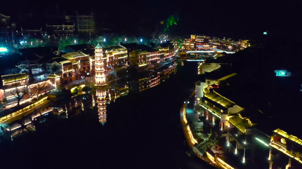 航拍湖南湘西凤凰古城夜景视频素材