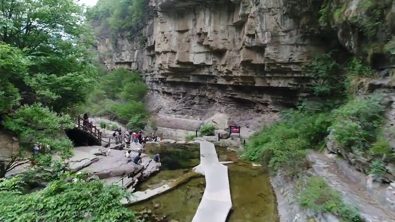 峡谷红石峡溪流视频素材