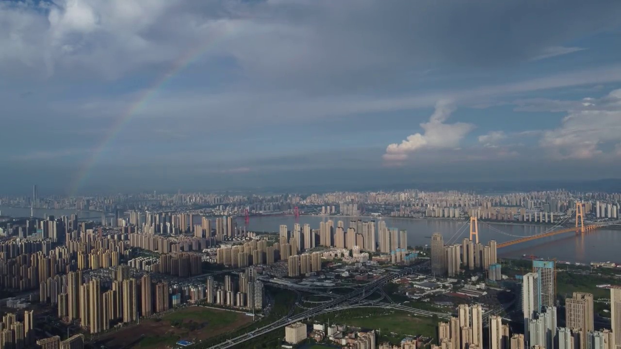 武汉雨过天晴见彩虹视频素材