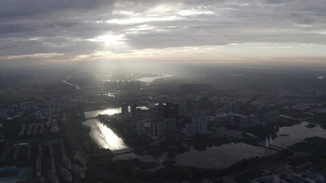 河南郑州郑东新区龙子湖智慧岛都市风光与城市天际线户外航拍视频素材