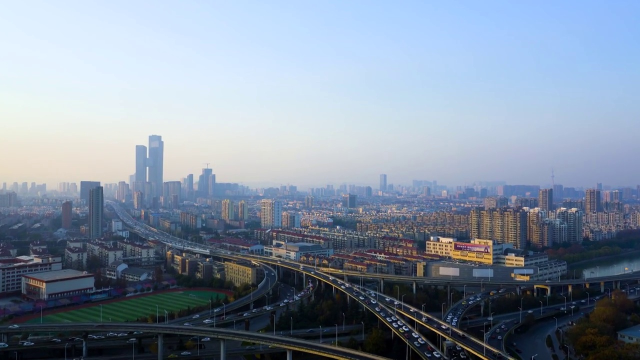 中国江苏南京赛虹桥和城市天际线风光视频素材