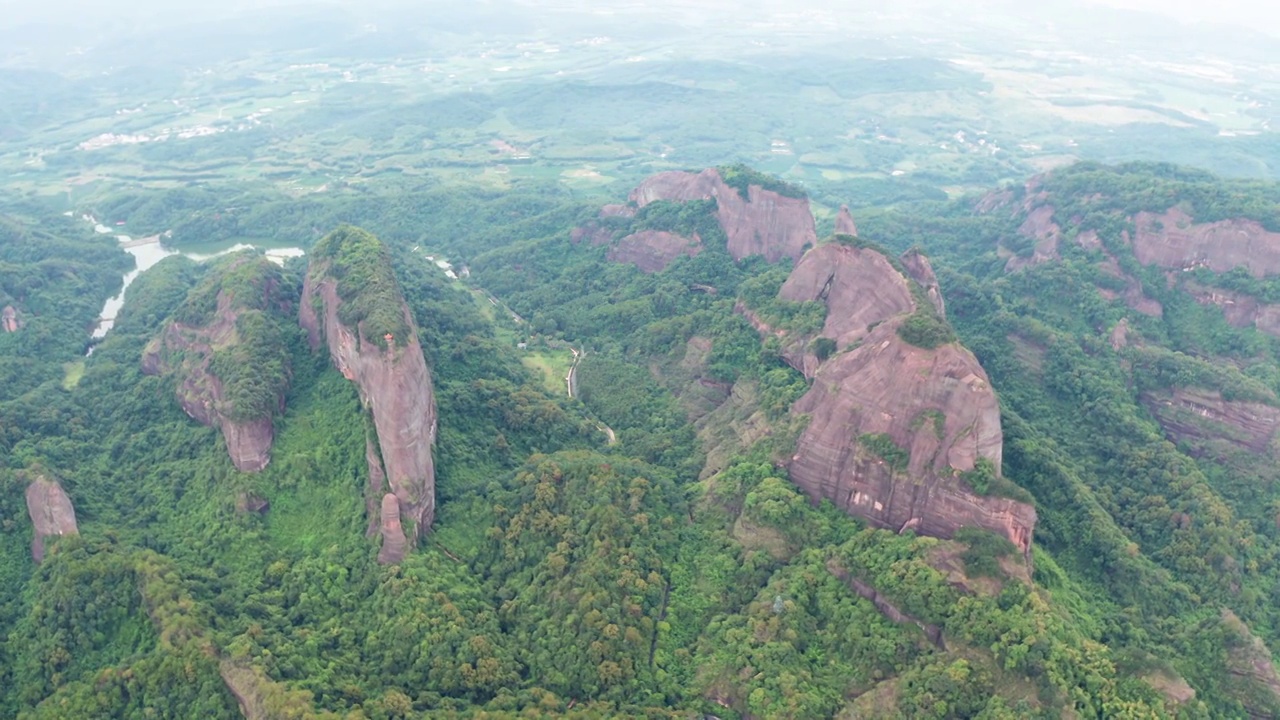 高空环绕航拍丹霞山阳元山视频素材