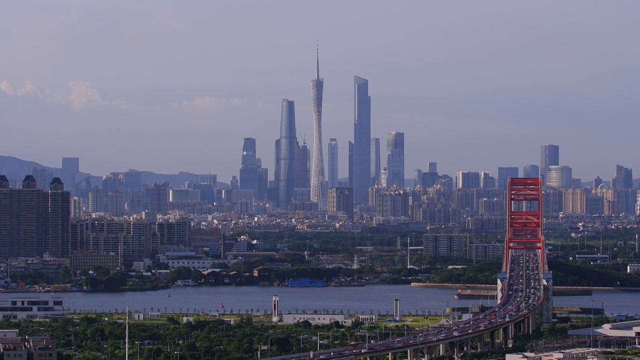 广州地标建筑群与新光大桥视频素材