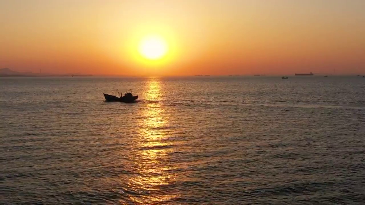 夕阳下的海景视频素材