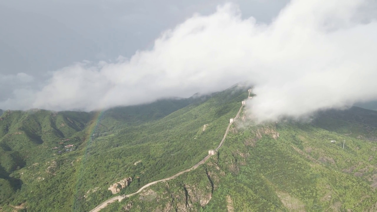 长城彩虹和云海景观视频素材