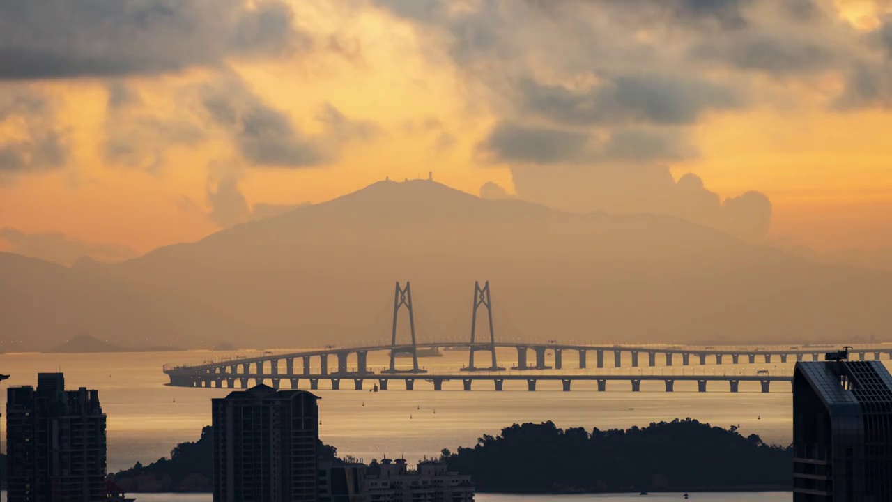 港珠澳大桥中国结日出延时视频素材