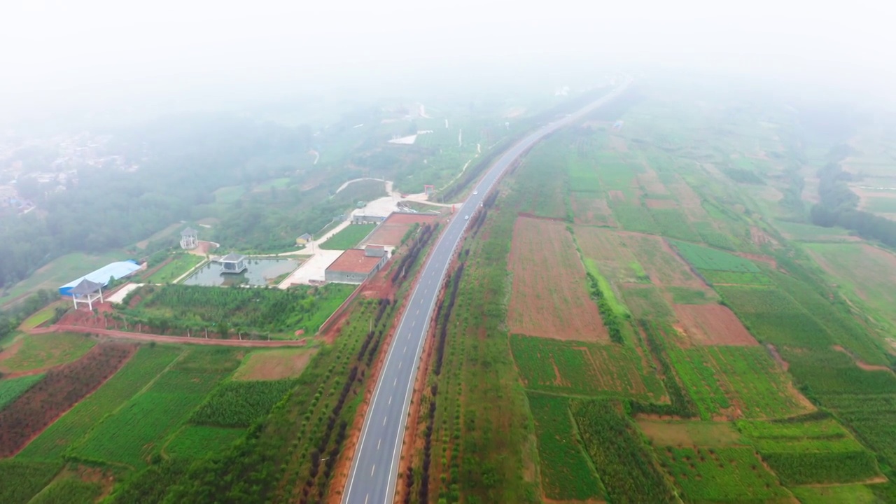 航拍雨后洛阳市乡村公路视频素材