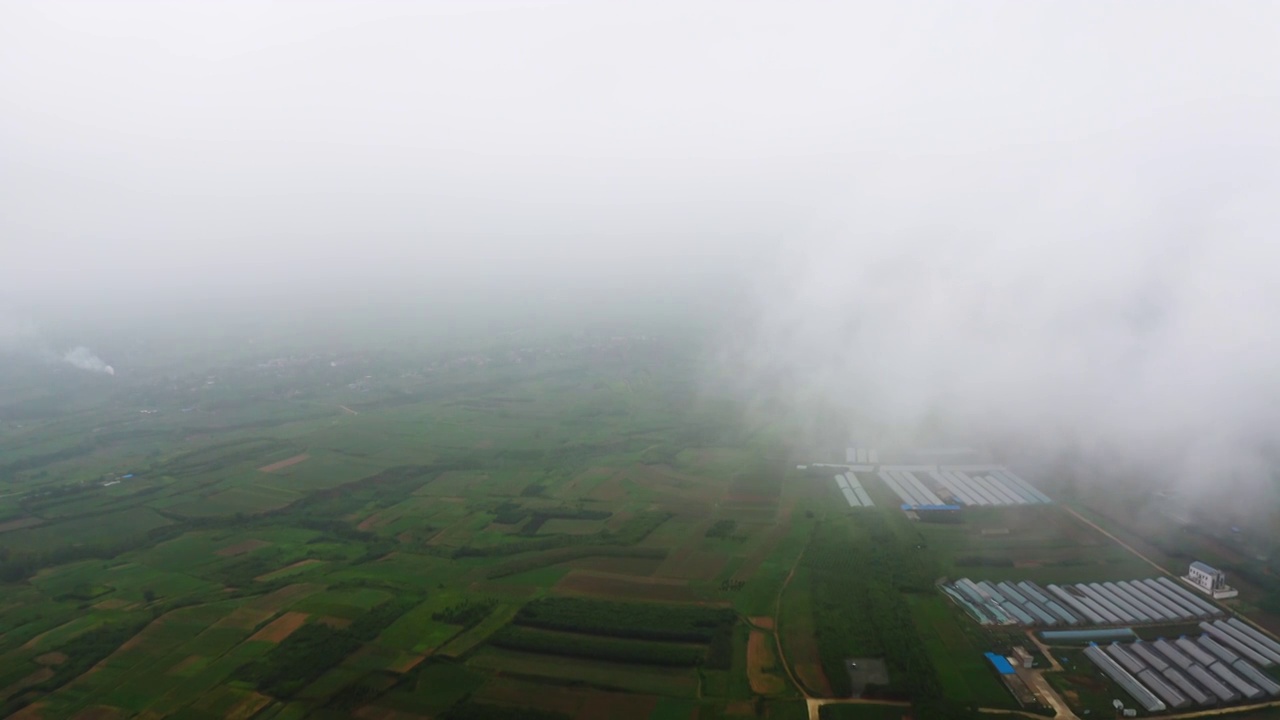 航拍雨后洛阳市乡村公路视频素材