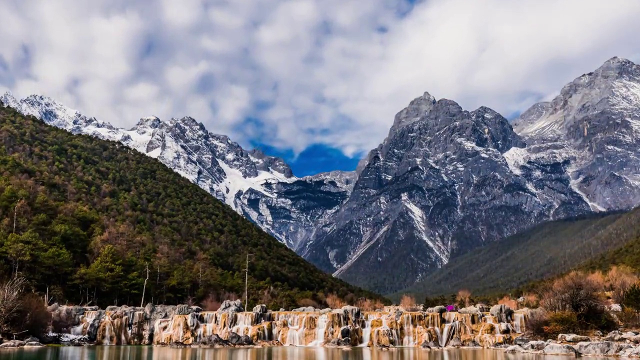 云南丽江玉龙雪山蓝月谷景区延时视频素材