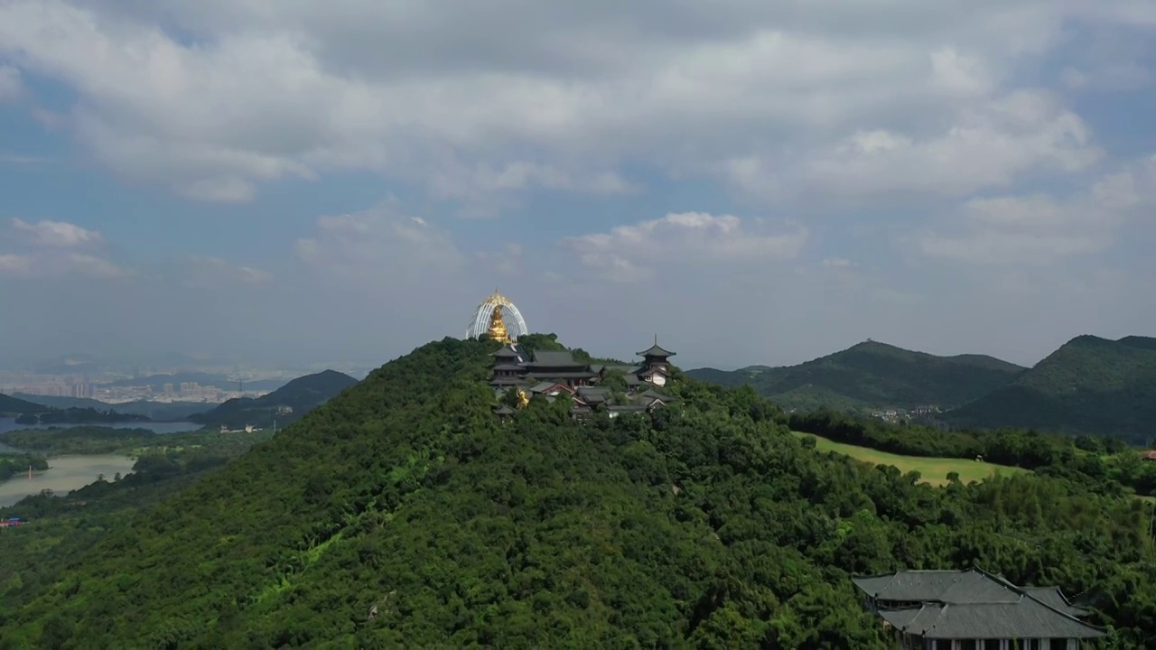 广东省深圳市盐田区东部华侨城大华兴寺航拍视频素材