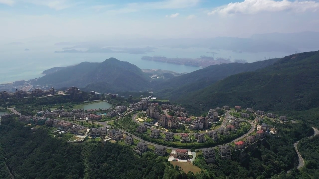 广东省深圳市盐田区东部华侨城大华兴寺航拍视频素材