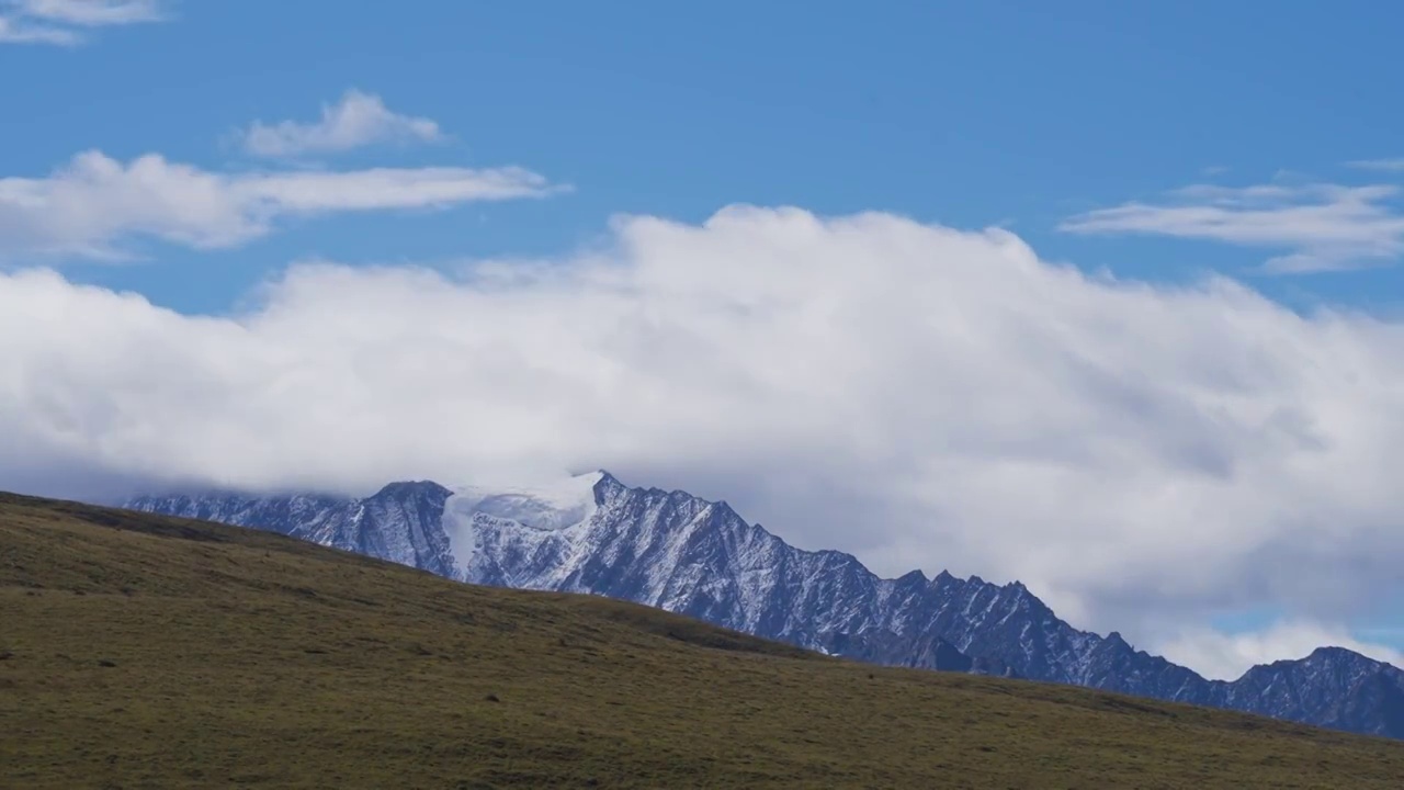 四川甘孜州著名雪山延时摄影，四川著名山峰延时风光视频素材