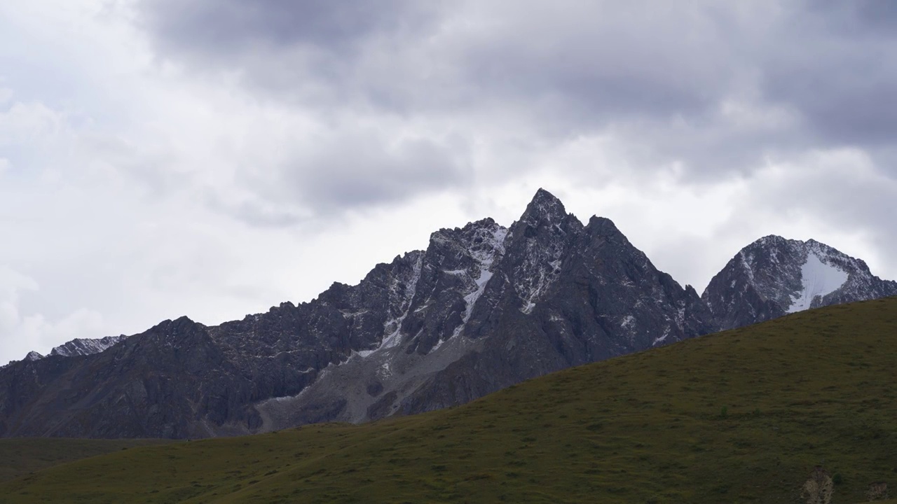 四川甘孜州著名雪山延时摄影，四川著名山峰延时风光视频素材