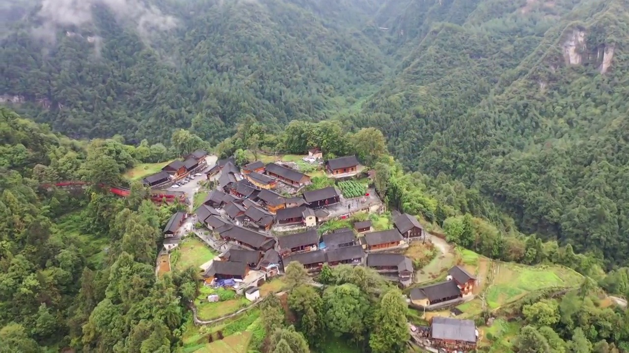 航拍十八洞梨子苗寨（二）视频素材