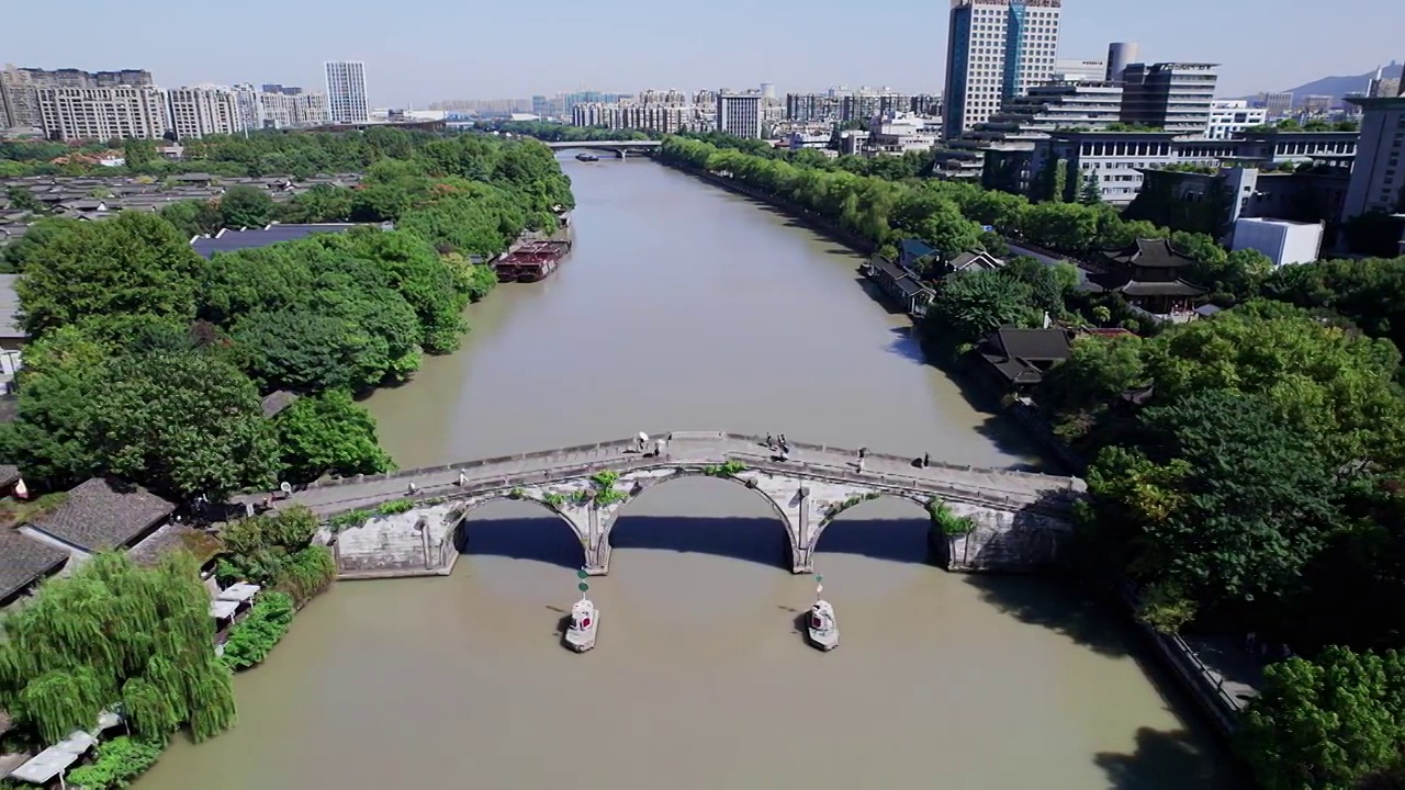 航拍杭州京杭大运河河拱宸桥视频素材