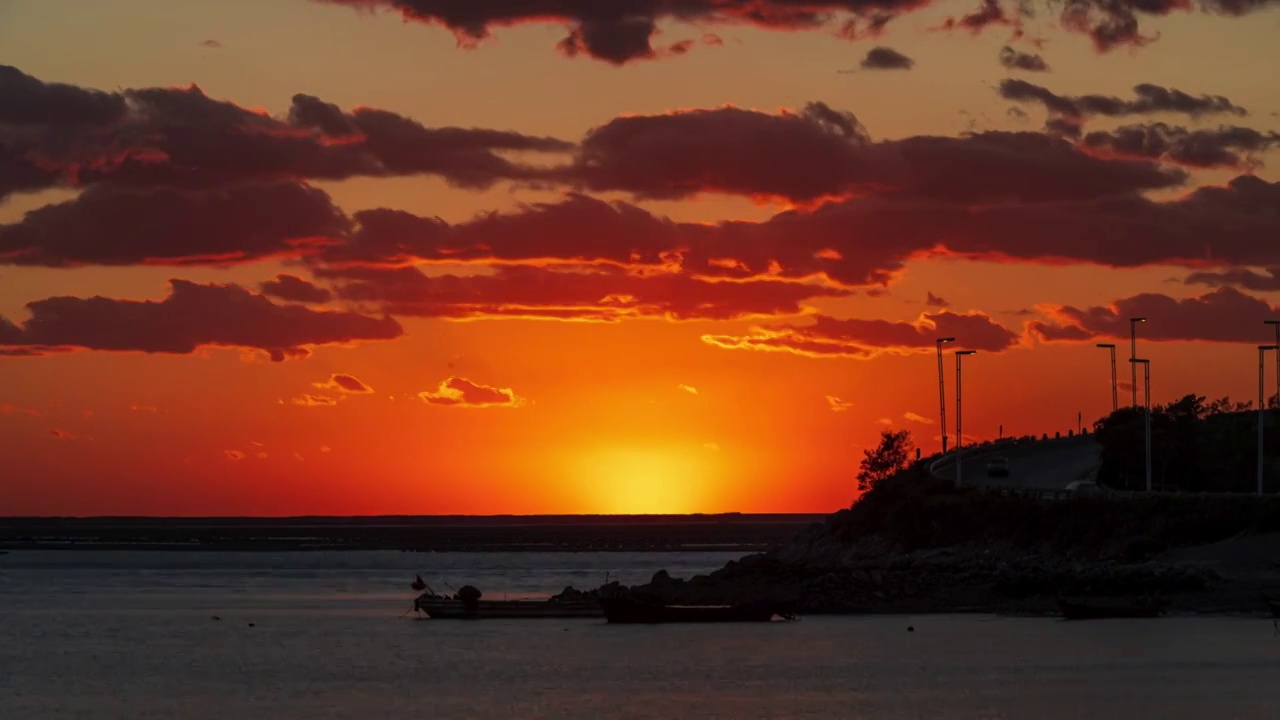 大连海边夕阳，大连云彩延时，喜欢在海边静静的看夕阳视频素材